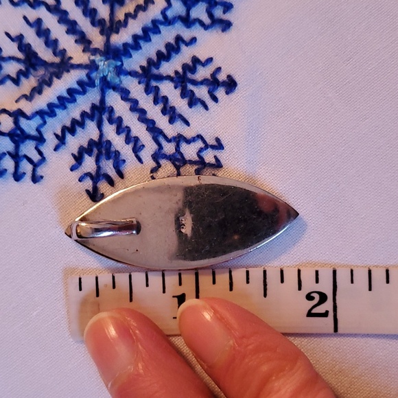 Sterling silver pendant and earrings set inlaid with mother of pearls - Picture 12 of 16